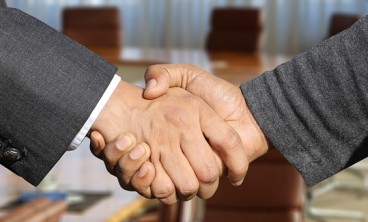 新艺酒盒包装:打造酒盒包装行业的*品牌